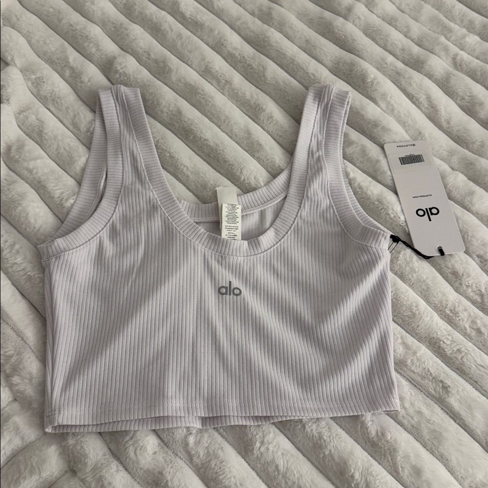 Brand new Alo Tank - Picture 2 of 3